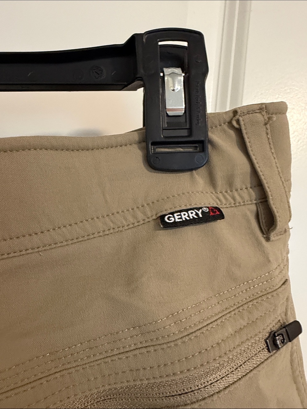 Gerry Weber Men's Cargo Shorts in Olive-Tan - Picture 4 of 4